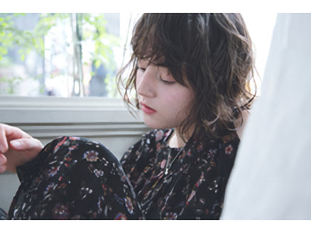 six.のカラーは髪本来の美しさを引き立てるのが得意。